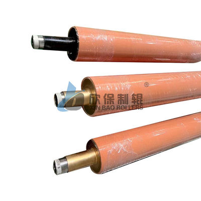 耐磨性 コーティングマシンゴムロールの均一な輸送 給餌シャフトコアのバランス