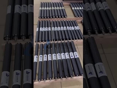 印刷 の ゴム ロール の 表面 は 滑らか で,耐磨 し,長寿 です