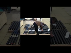 印刷 の ゴム ロール の 表面 は 滑らか で,耐磨 し,長寿 です